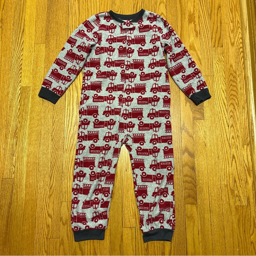 4/$20 CARTER’S 5T firetruck footless fleece pajamas EUC